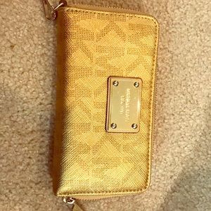 Michael Kors wallet wristlet